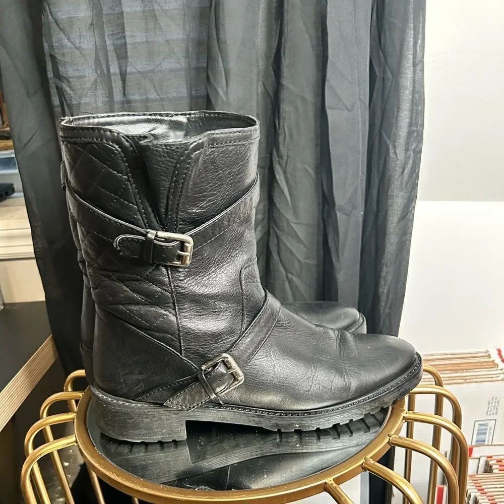 Zara Woman Quilted Leather Moto Boots
